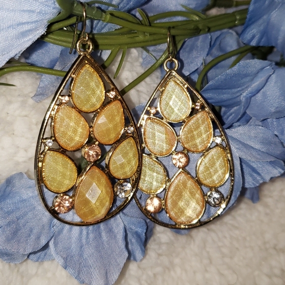 Earrings - Picture 4 of 4